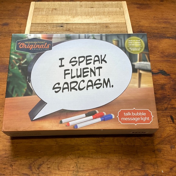 🫧 Retro Talk Bubble Message Light ~ Display Own Glowing LED Messages 💡 - Picture 1 of 7